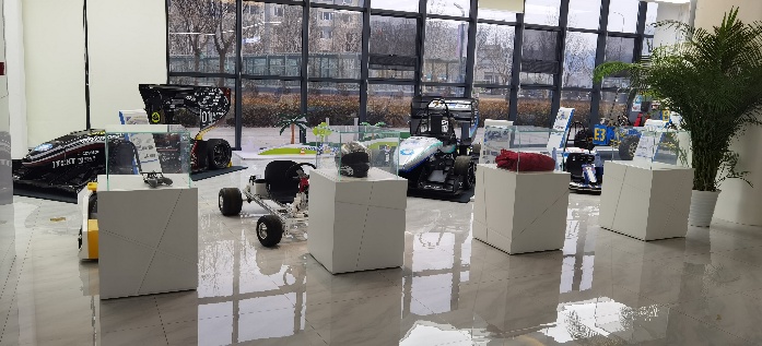 中国汽车工程学会汽车科普教育基地参观